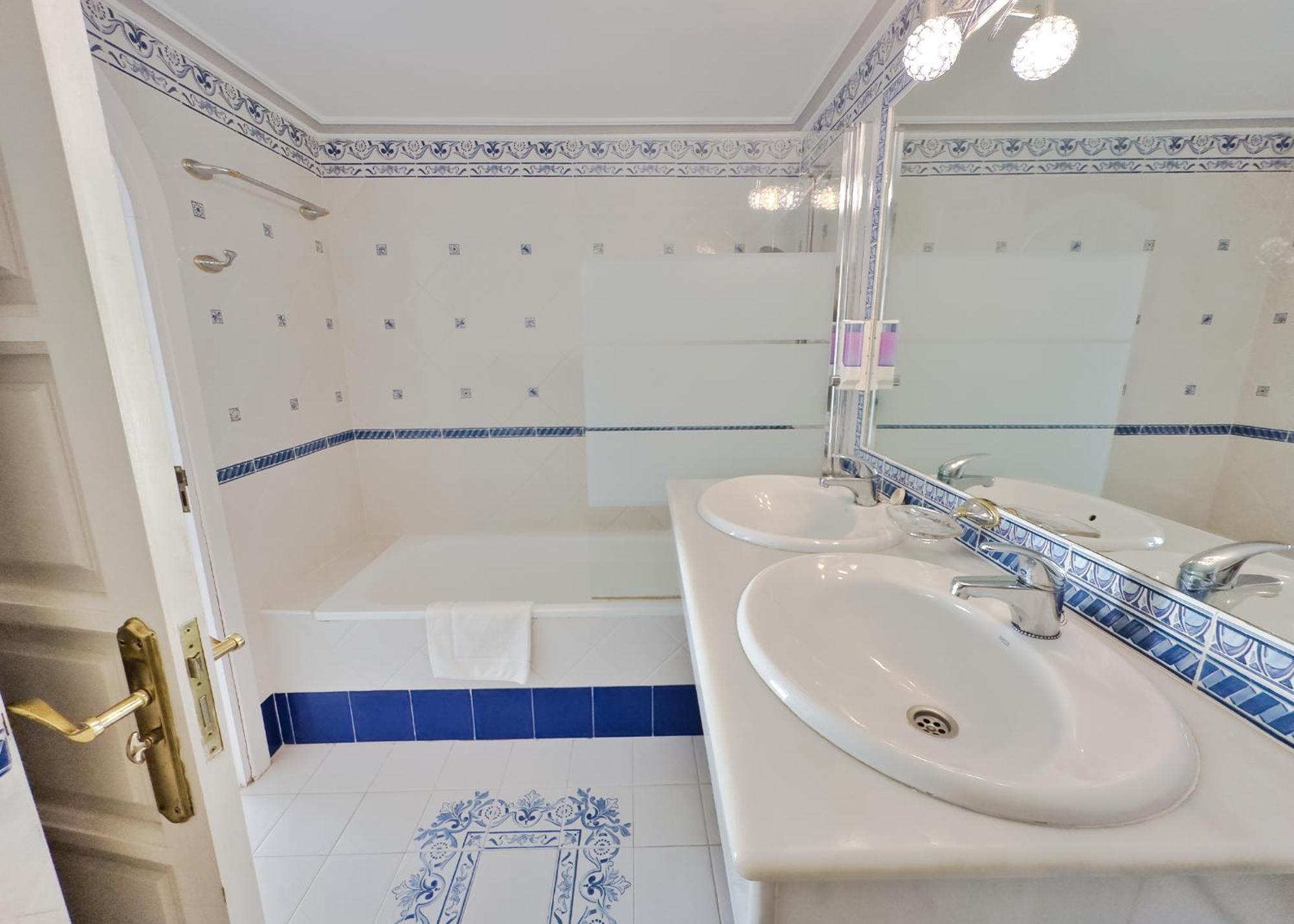 Skol 508 West Facing Duplex Apartment With Amazing Sea Views มาร์เบยา ภายนอก รูปภาพ
